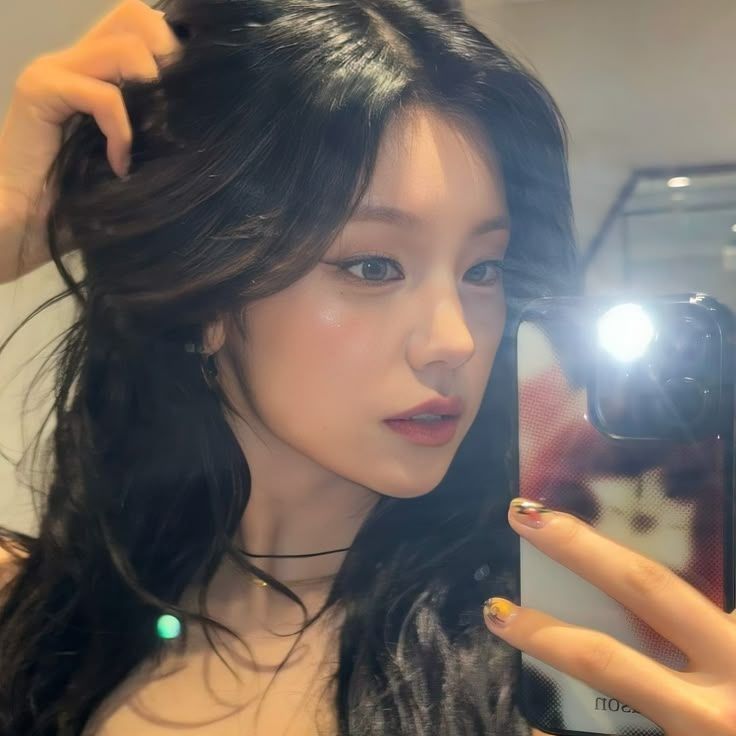 Recent activity shot of Yeji (ITZY)