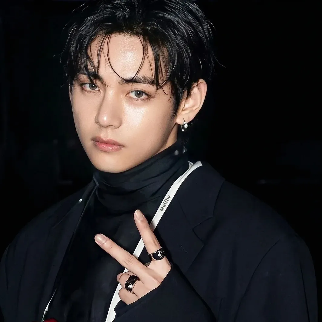 Latest photo of V (BTS)