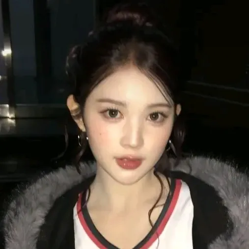 A moment captured by A-na (Hearts2Hearts)'s fan