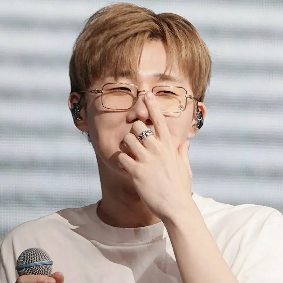 Behind-the-scenes cut of Sungkyu (INFINITE)