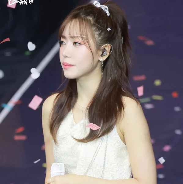 今天在最愛偶像中閃耀的金南珠 (Apink)代表照片