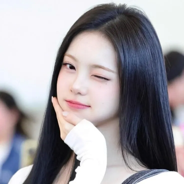 A moment captured by Ian (Hearts2Hearts)'s fan