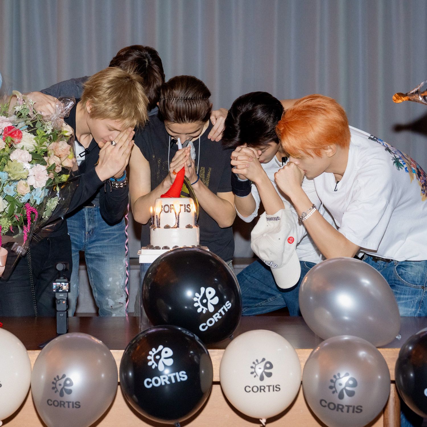 Behind-the-scenes cut of CORTIS