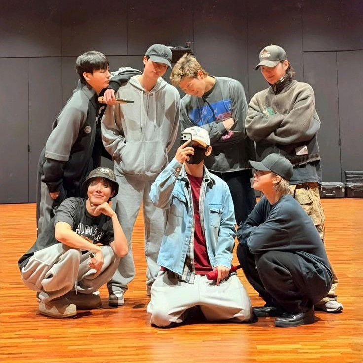 Behind-the-scenes cut of BTS