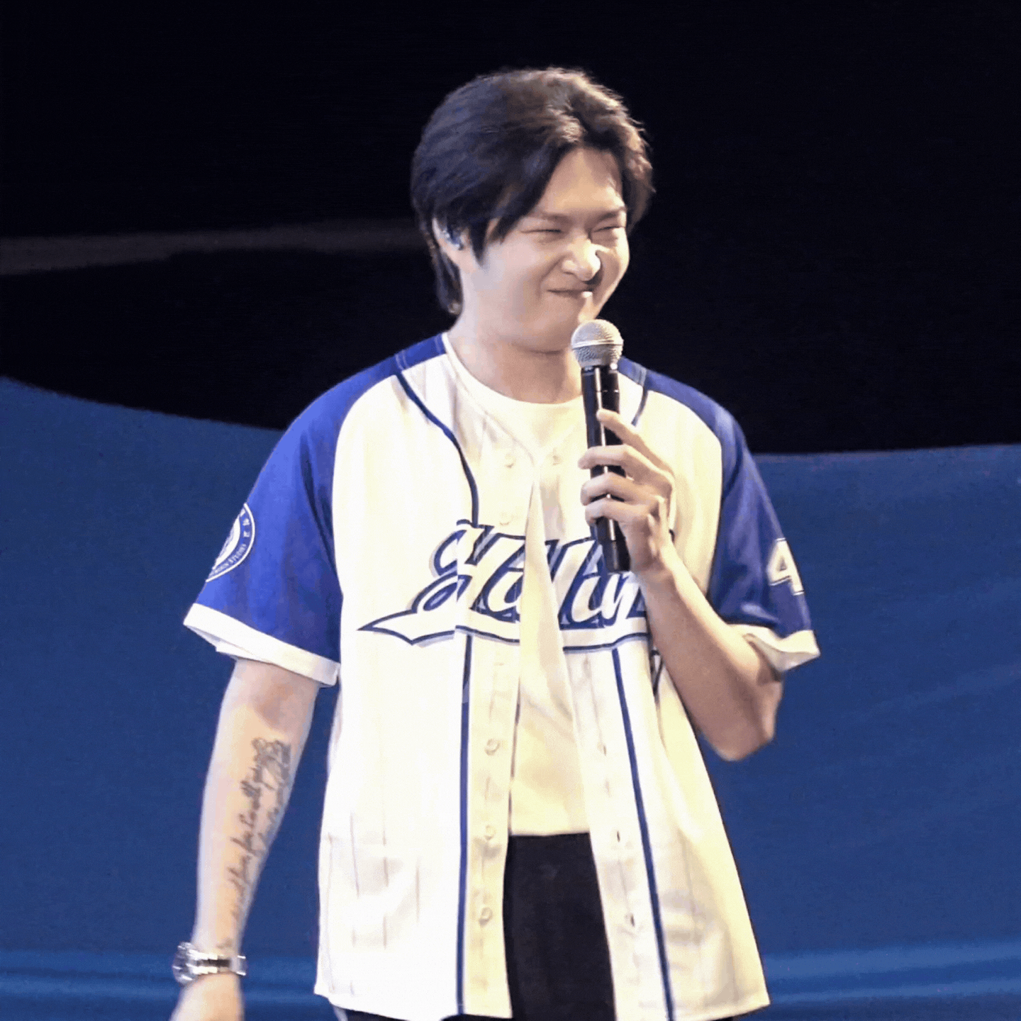Behind-the-scenes cut of Lee Changsub (BTOB)