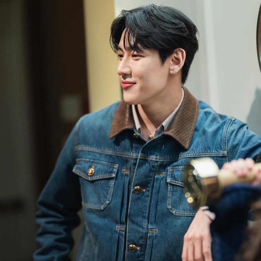 Behind-the-scenes cut of Bambam (GOT7)