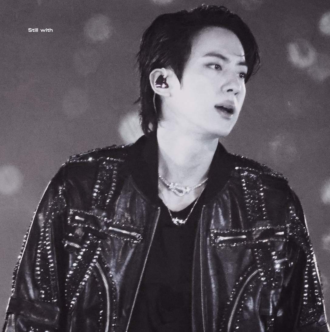 Momen yang diabadikan oleh penggemar Jin (BTS)
