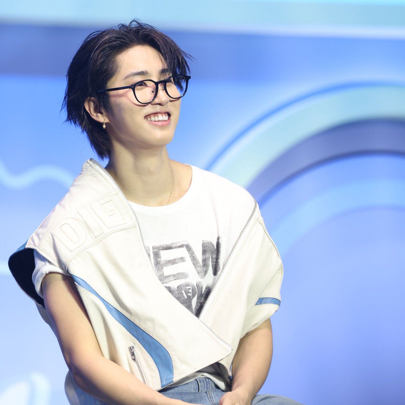 Behind-the-scenes cut of HAN (Stray Kids)