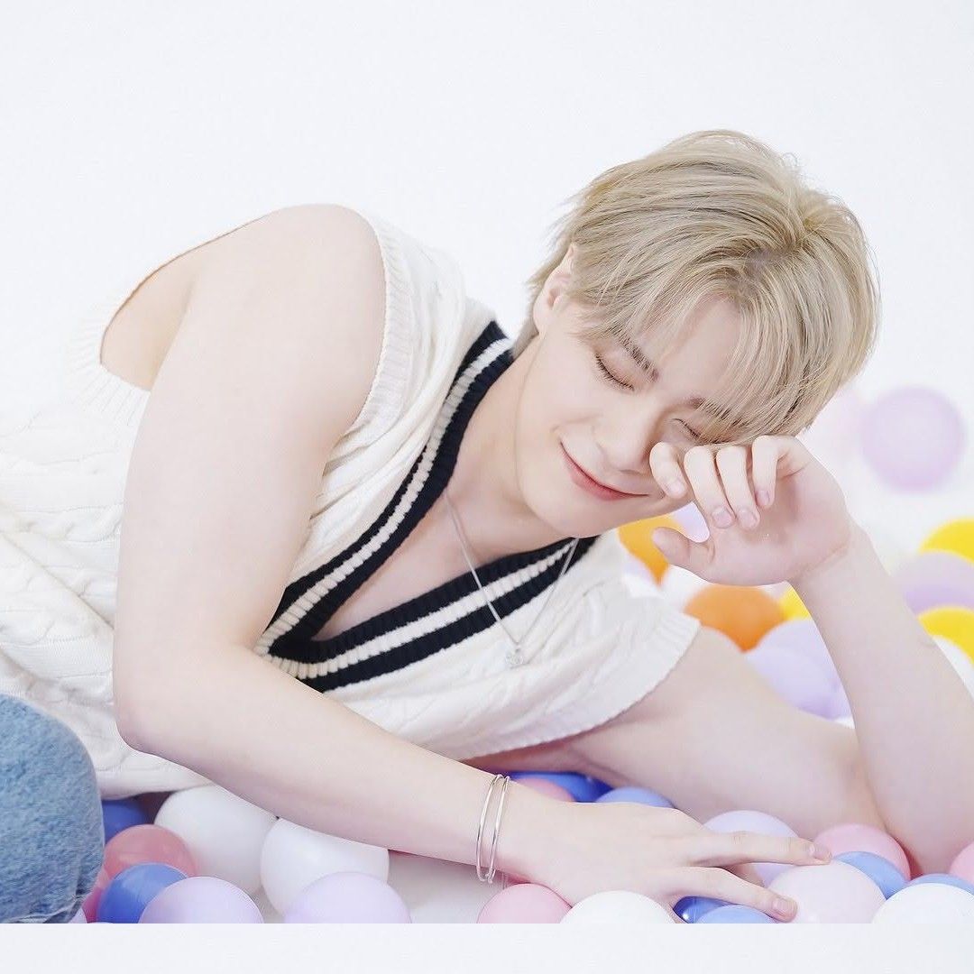 ASTRO的最新照片