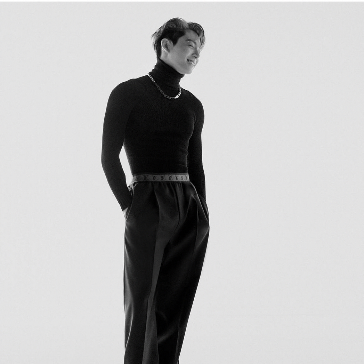 Foto aktivitas terbaru Jungkook (BTS)