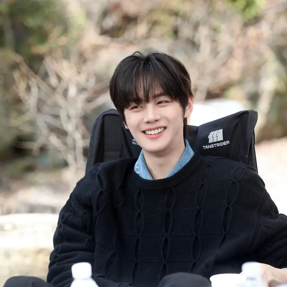 A moment captured by Kim Gyuvin's fan