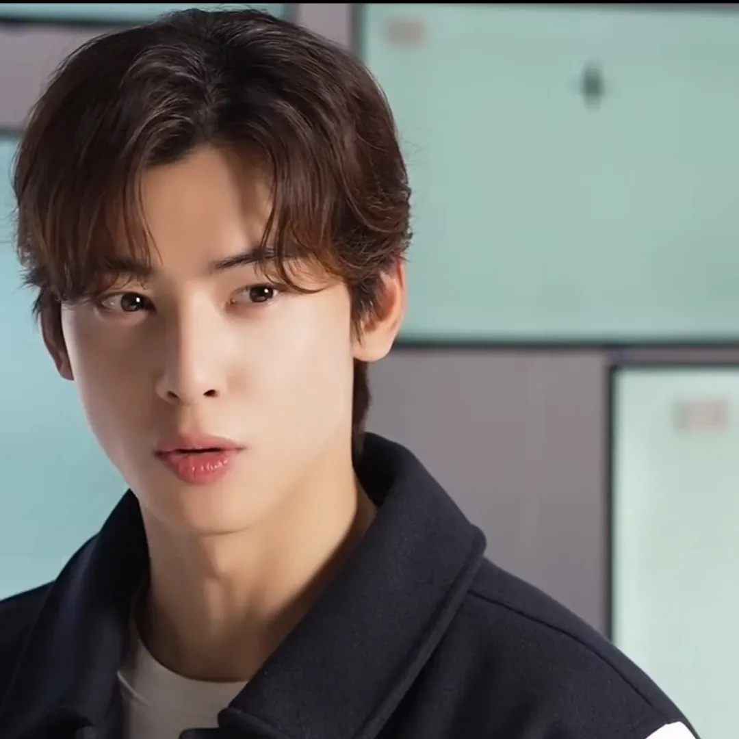 Latest photo of Eunwoo (ASTRO)