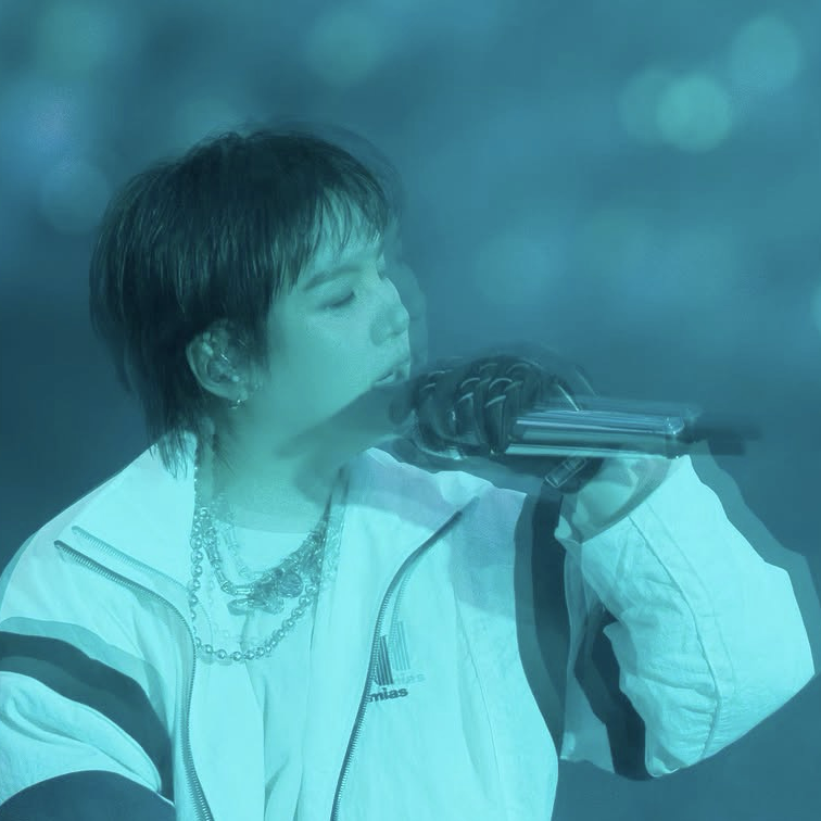 Foto terbaru SUGA (BTS)