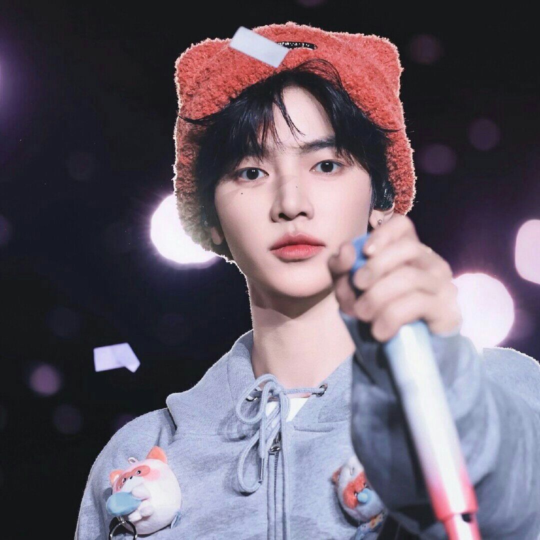 Foto terbaru Zhang Hao (ZEROBASEONE)