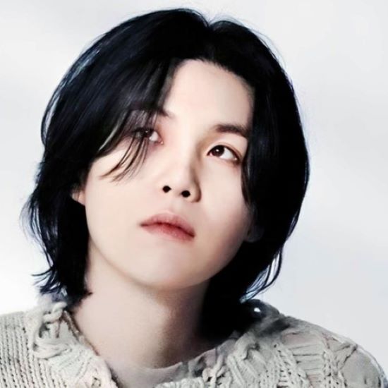 SUGA (防彈少年團)的最新照片