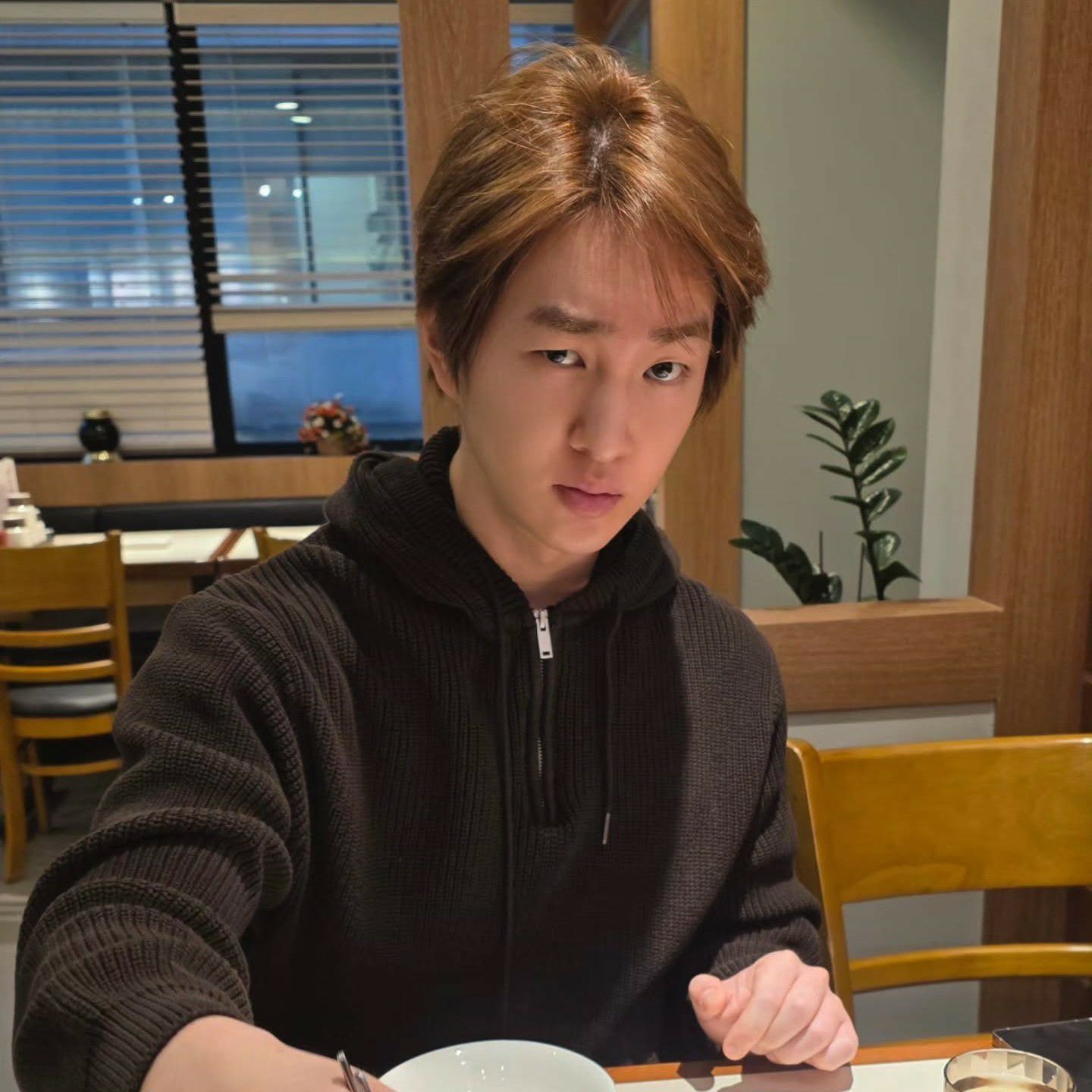 Behind-the-scenes cut of Onew (SHINee)