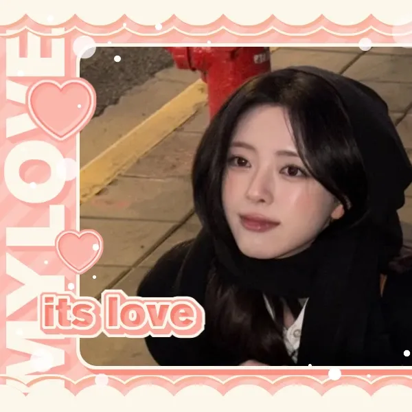 Recent activity shot of Yuna (ITZY)