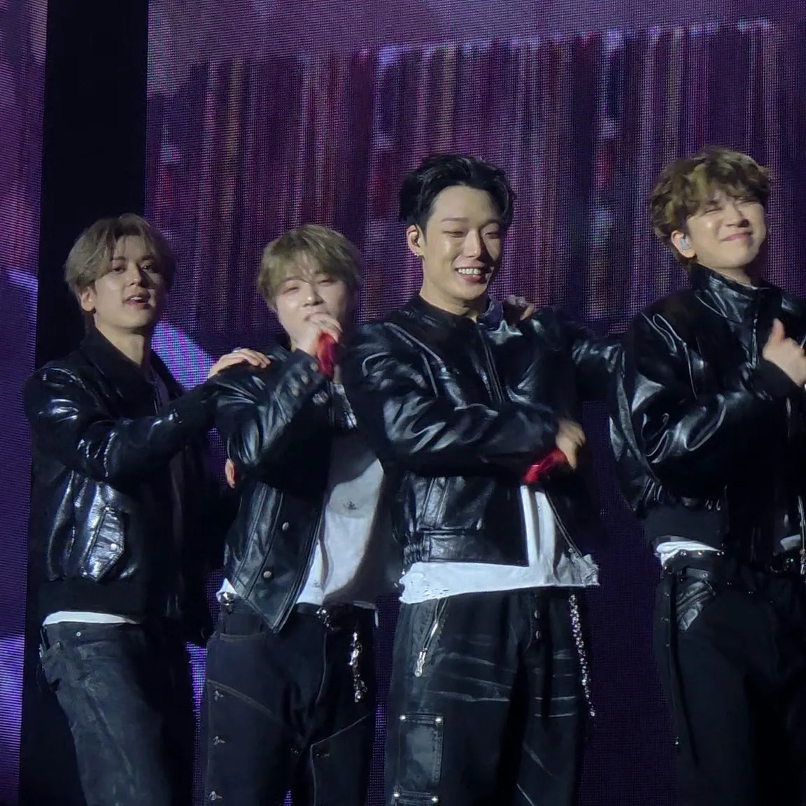 Behind-the-scenes cut of iKON