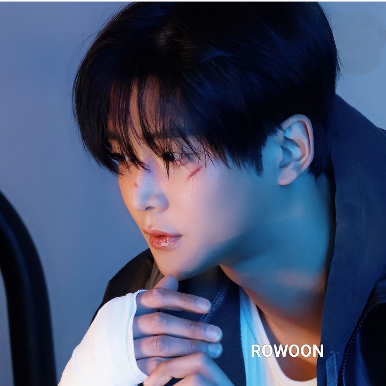 로운의 최신 사진