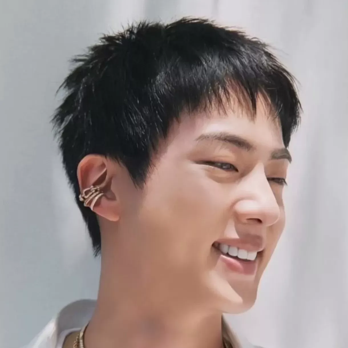 Behind-the-scenes cut of Jin (BTS)