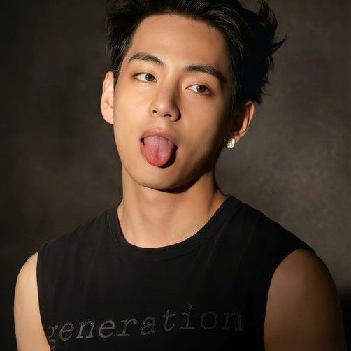 뷔 (방탄소년단) 최근 활동샷