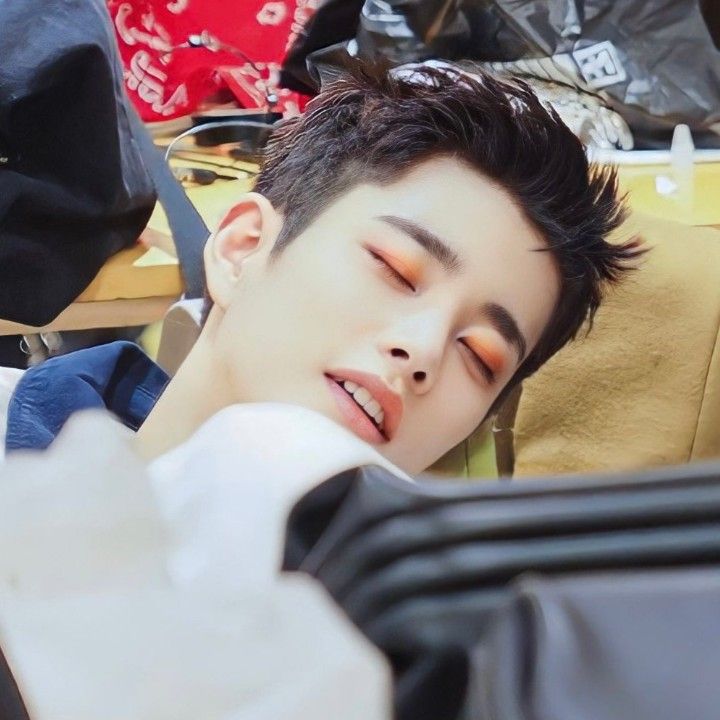 Foto aktivitas terbaru ASTRO