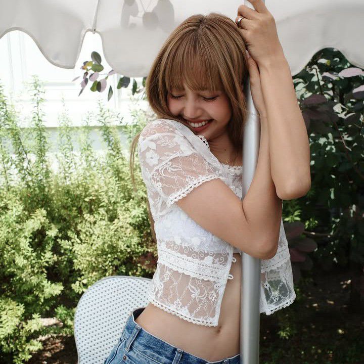 Potret di balik layar Lisa (BLACKPINK)