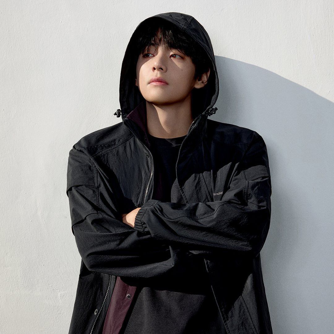 뷔 (방탄소년단)의 최신 사진