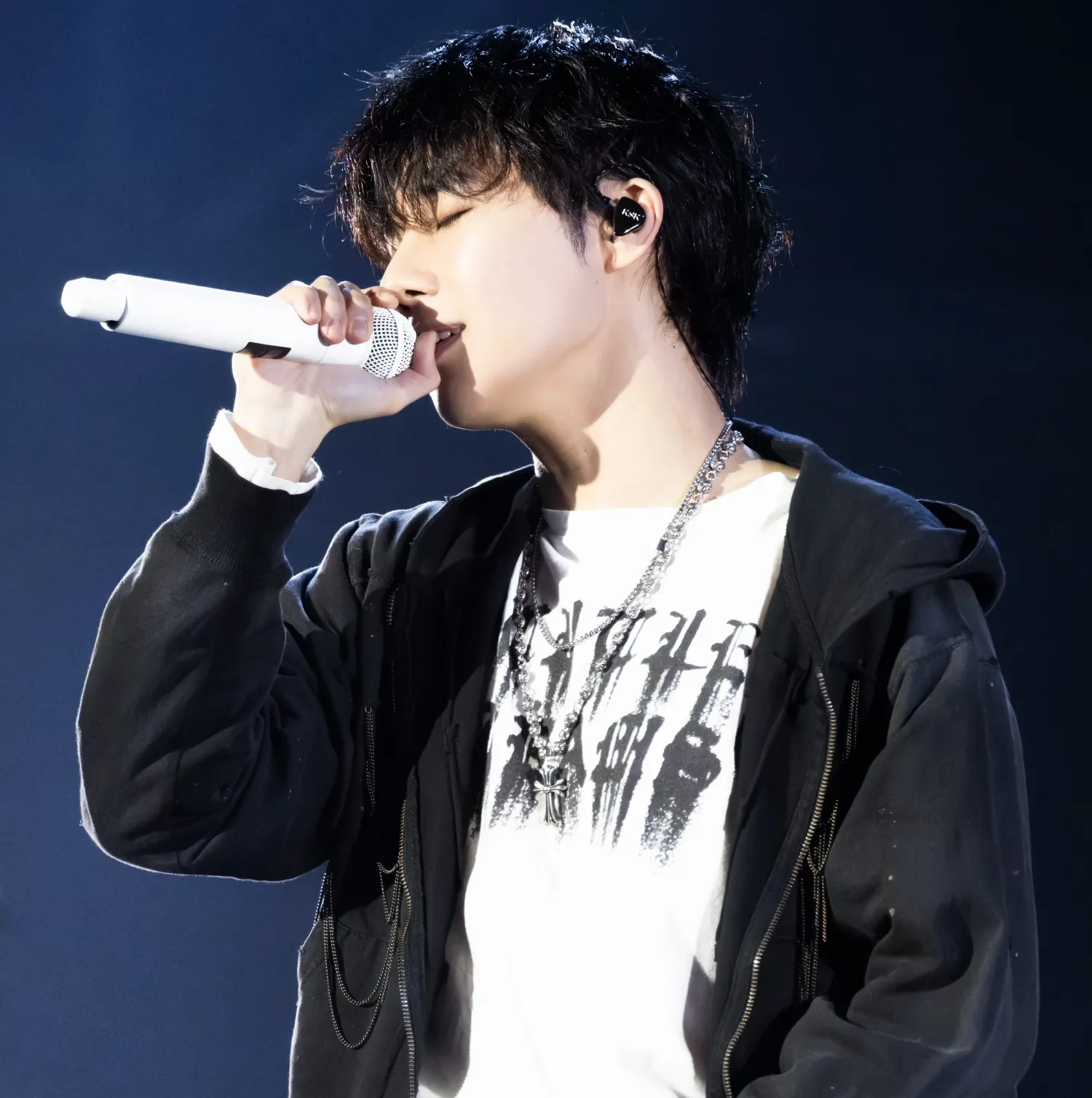 Behind-the-scenes cut of Sungkyu (INFINITE)