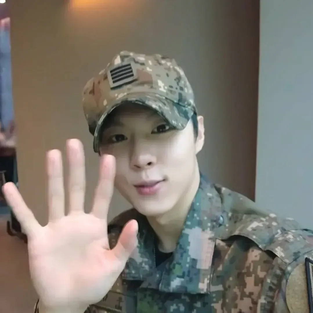 김우석의 최신 사진