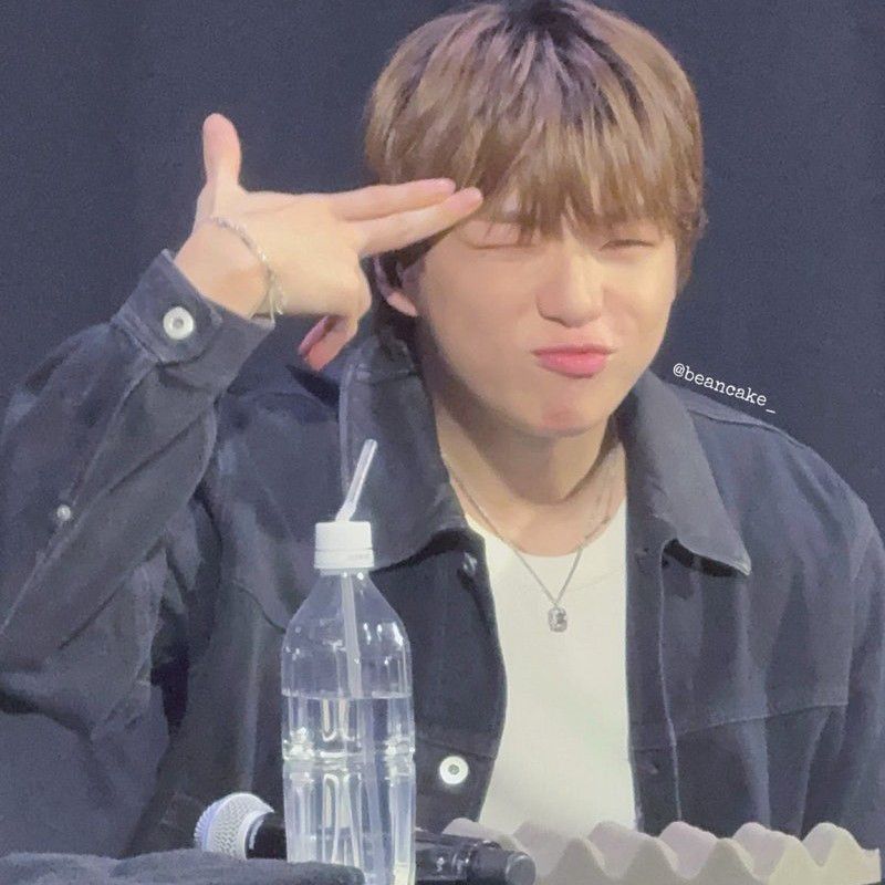 강다니엘의 비하인드 컷