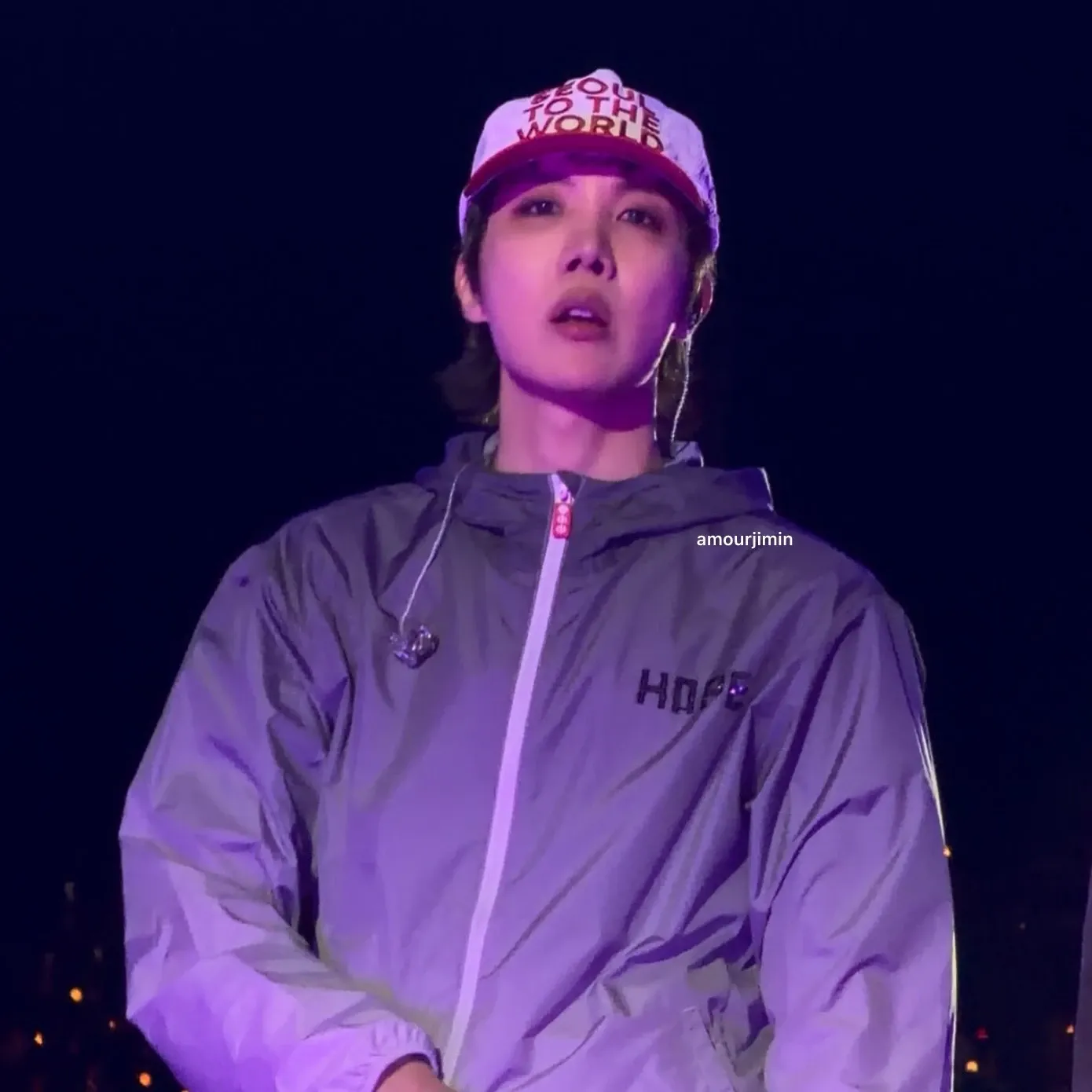 Foto aktivitas terbaru j-hope (BTS)