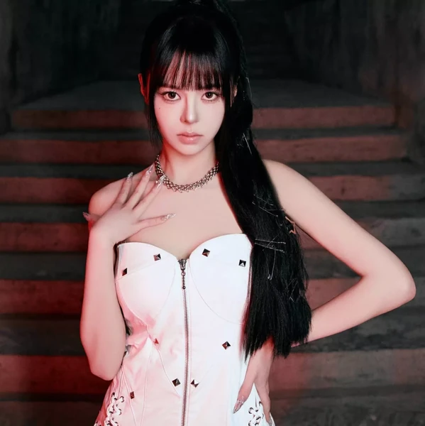 Shining profile picture of E:U (EVERGLOW) on today's Choeaedol