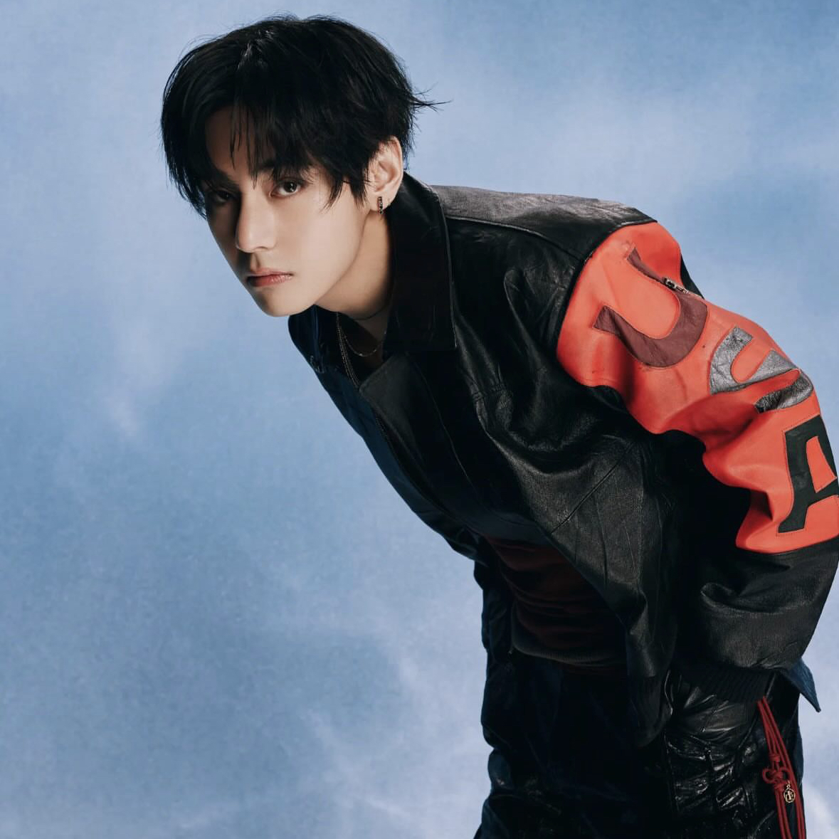 뷔 (방탄소년단)의 최신 사진