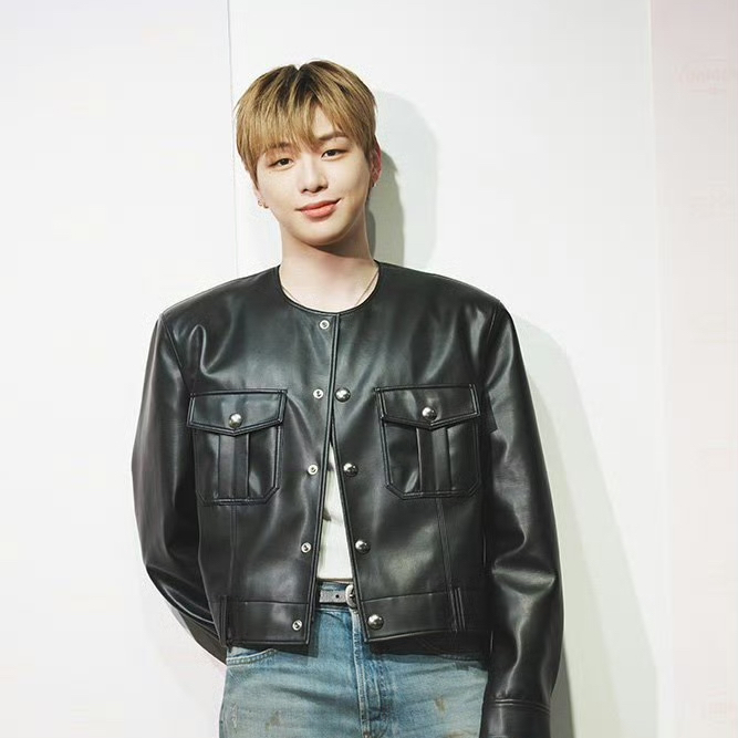 Foto aktivitas terbaru Kang Daniel