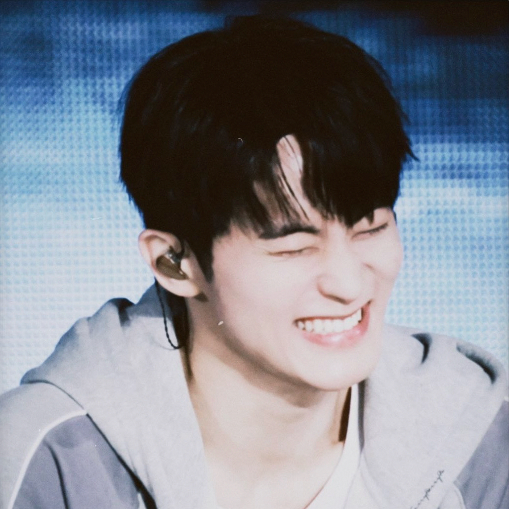 A moment captured by Mark (NCT 127, NCT DREAM)'s fan