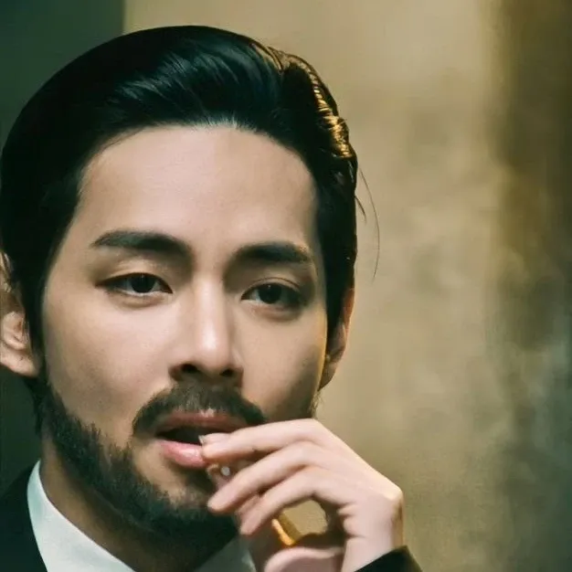 Behind-the-scenes cut of V (BTS)