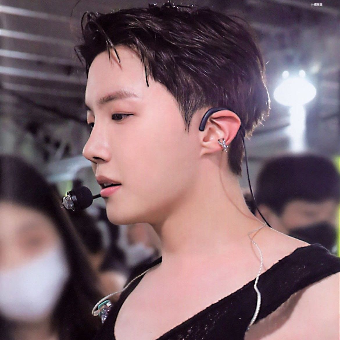 제이홉 (방탄소년단)의 최신 사진