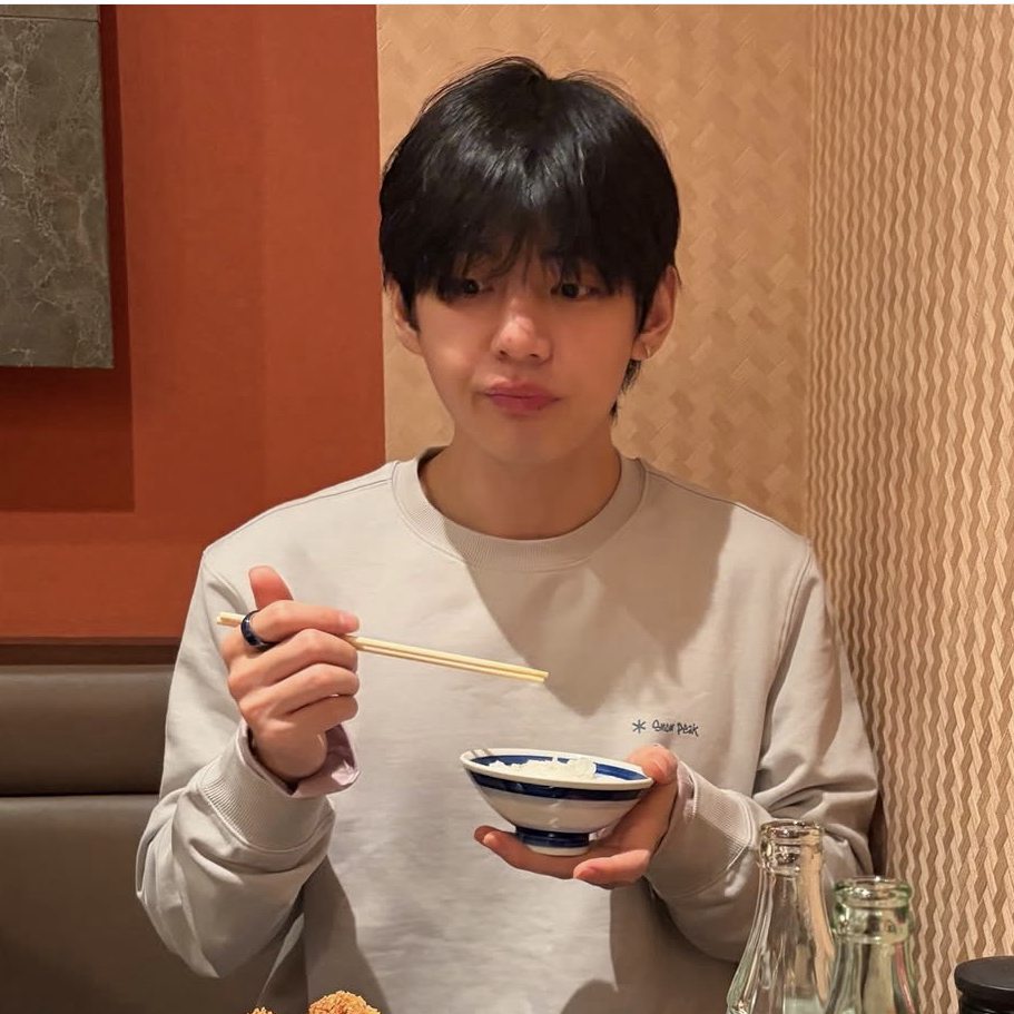 Latest photo of V (BTS)