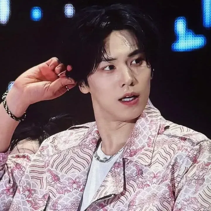 A moment captured by Rocky's fan