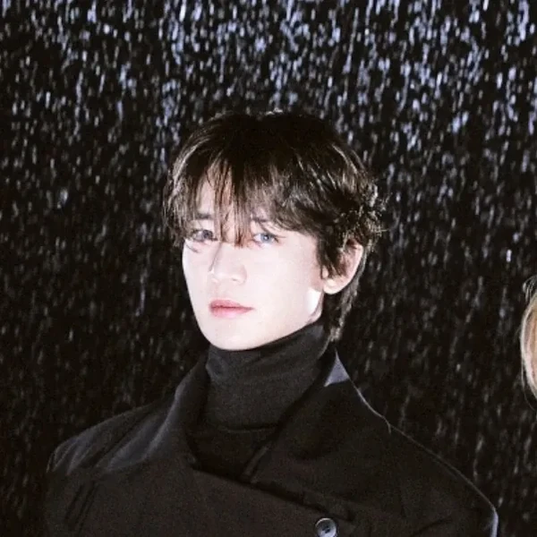 Foto perwakilan Minho (SHINee) yang penuh pesona