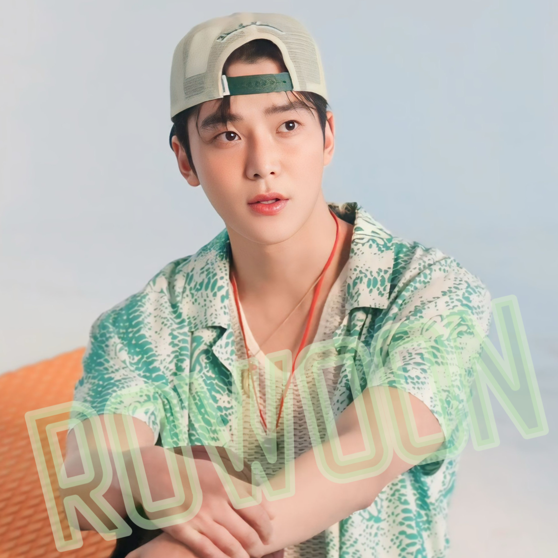 로운의 최신 사진