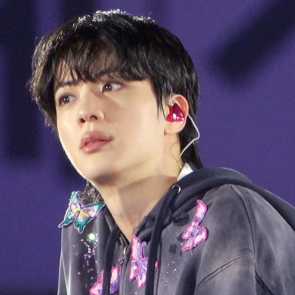 진 (방탄소년단)의 비하인드 컷