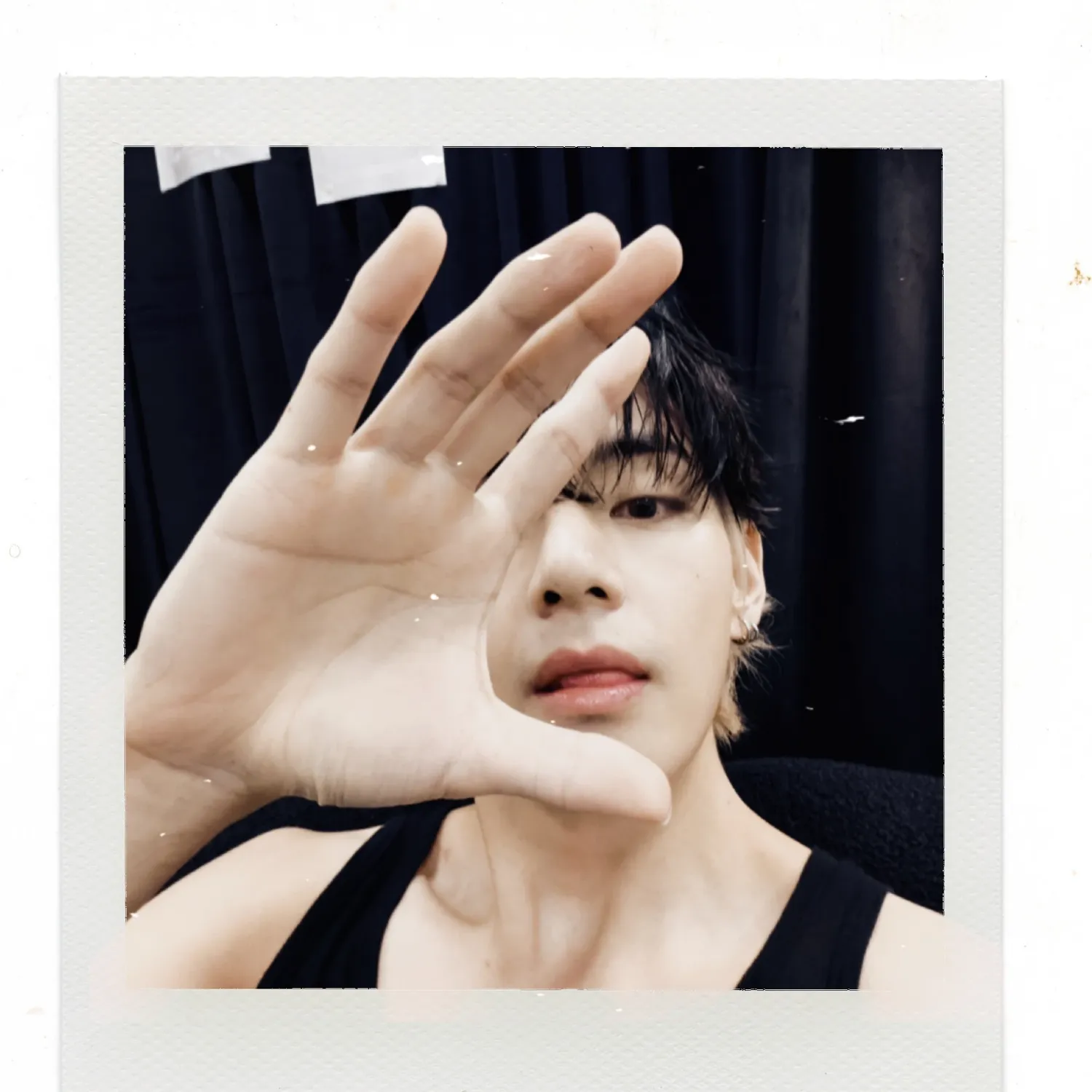 Foto terbaru V (BTS)