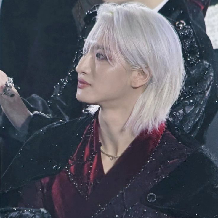 ATEEZ的最新照片