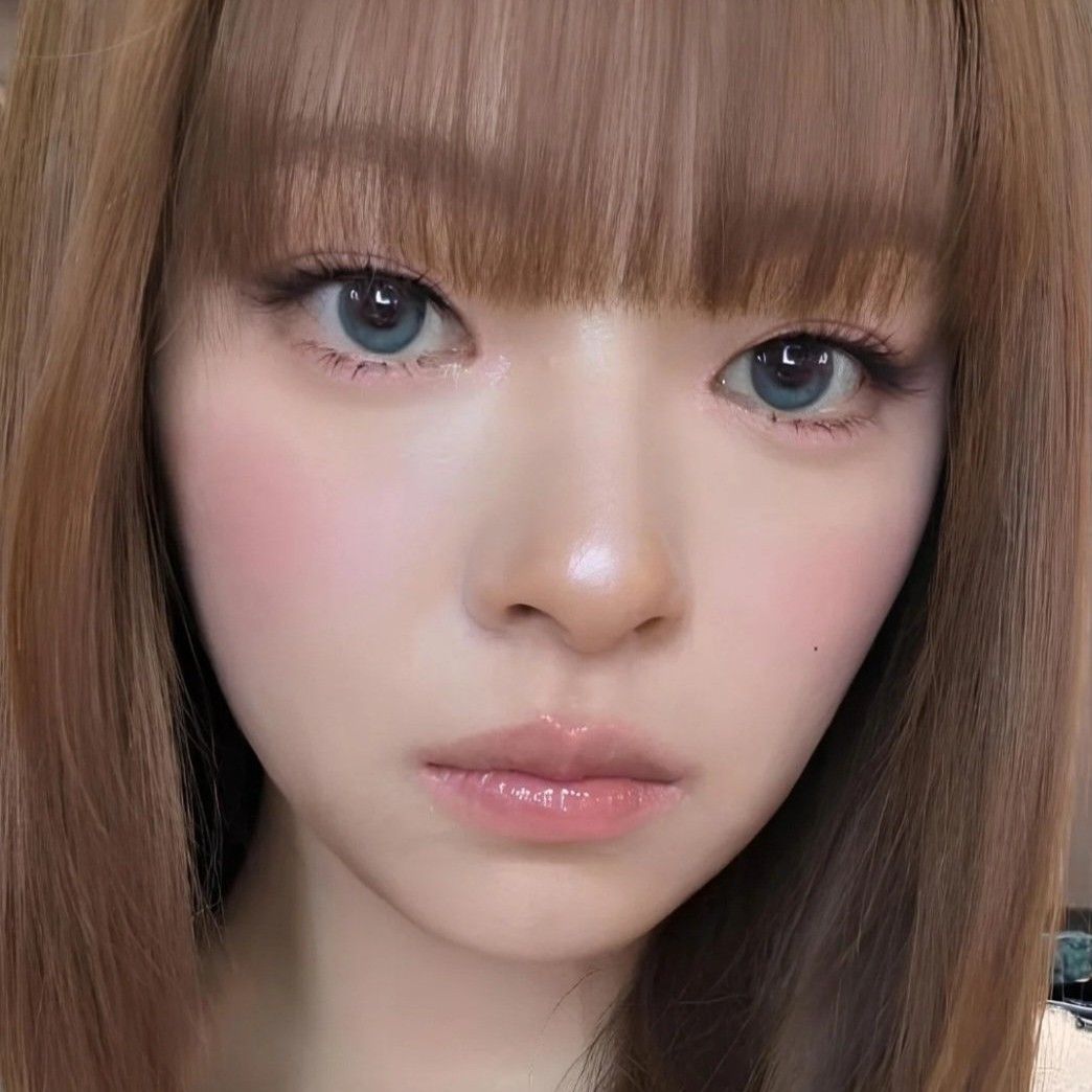 A moment captured by Jeongyeon (TWICE)'s fan