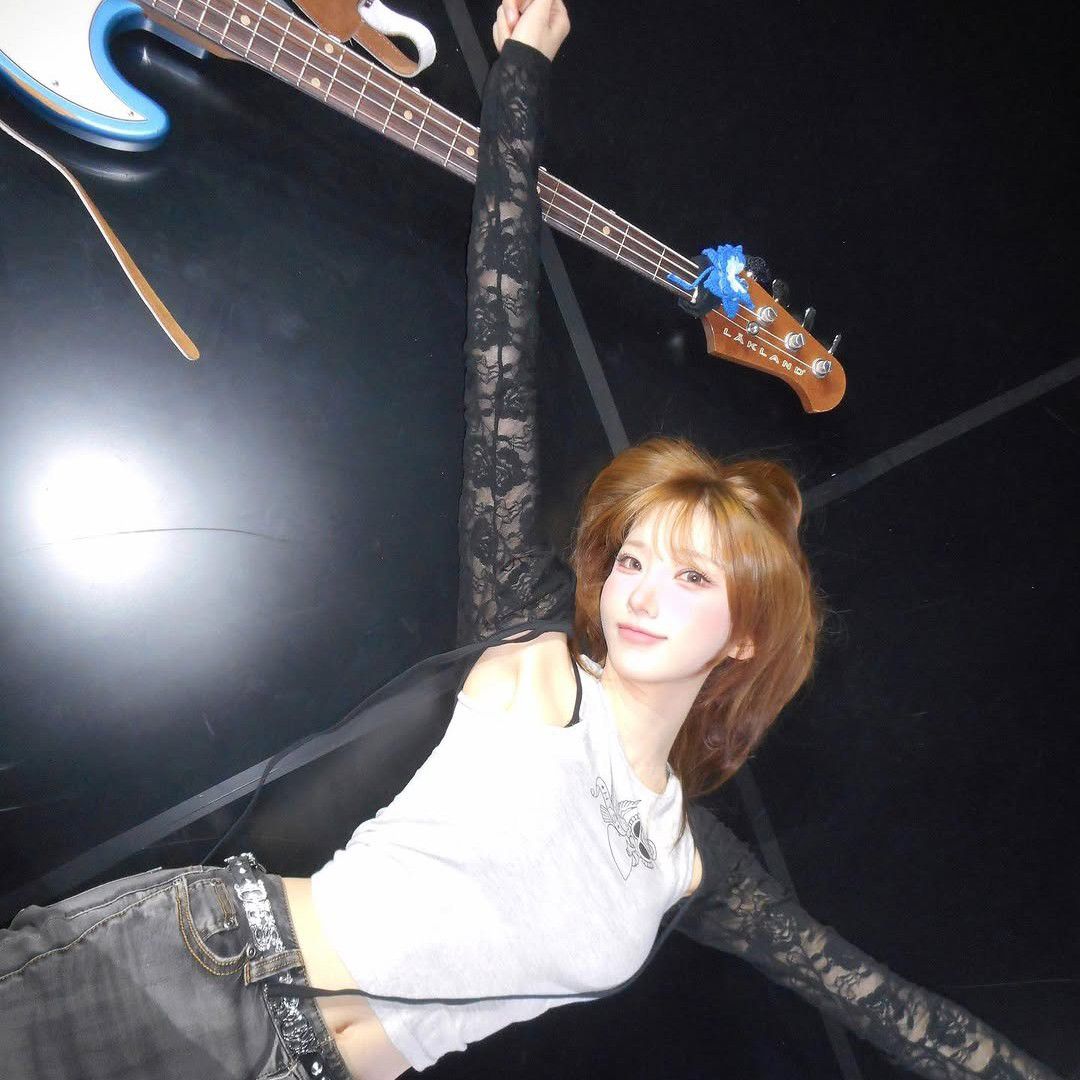 A moment captured by QWER's fan