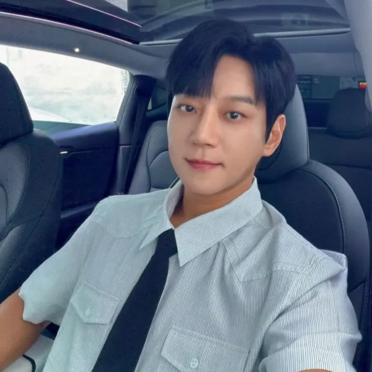 Behind-the-scenes cut of Hwang Chiyeol