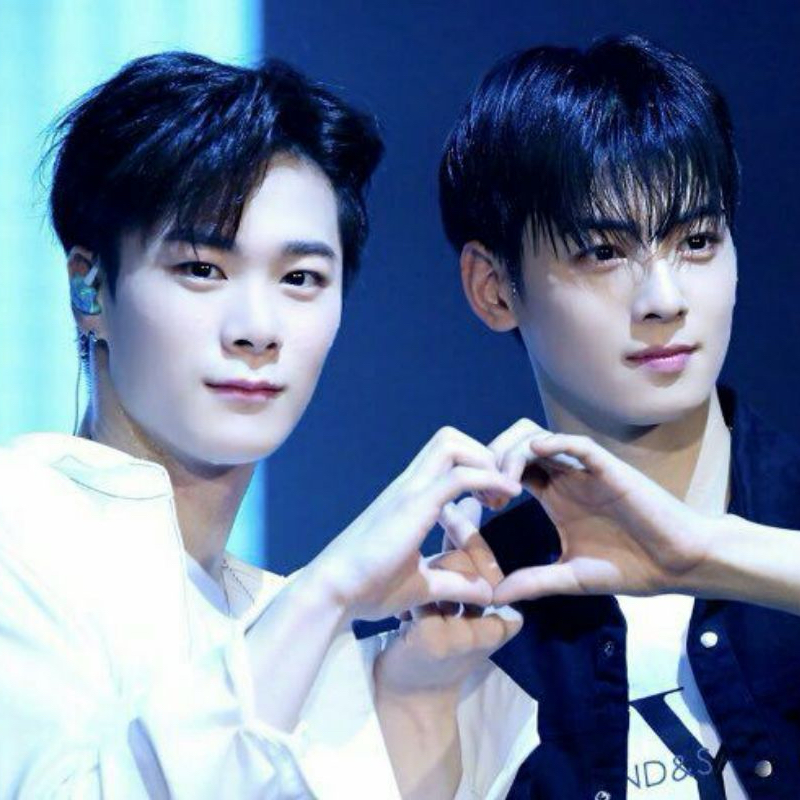 아스트로의 최신 사진