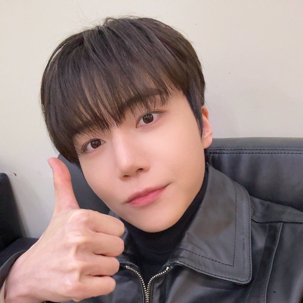 Recent activity shot of Jinho (PENTAGON)